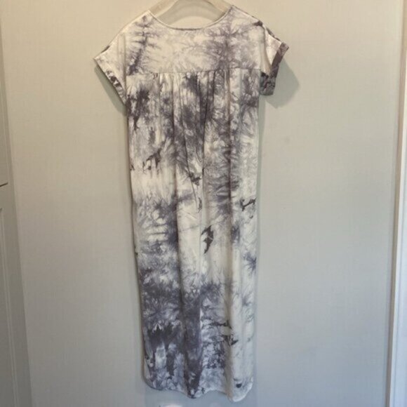 Luna white and gray dress size small - Picture 10 of 16